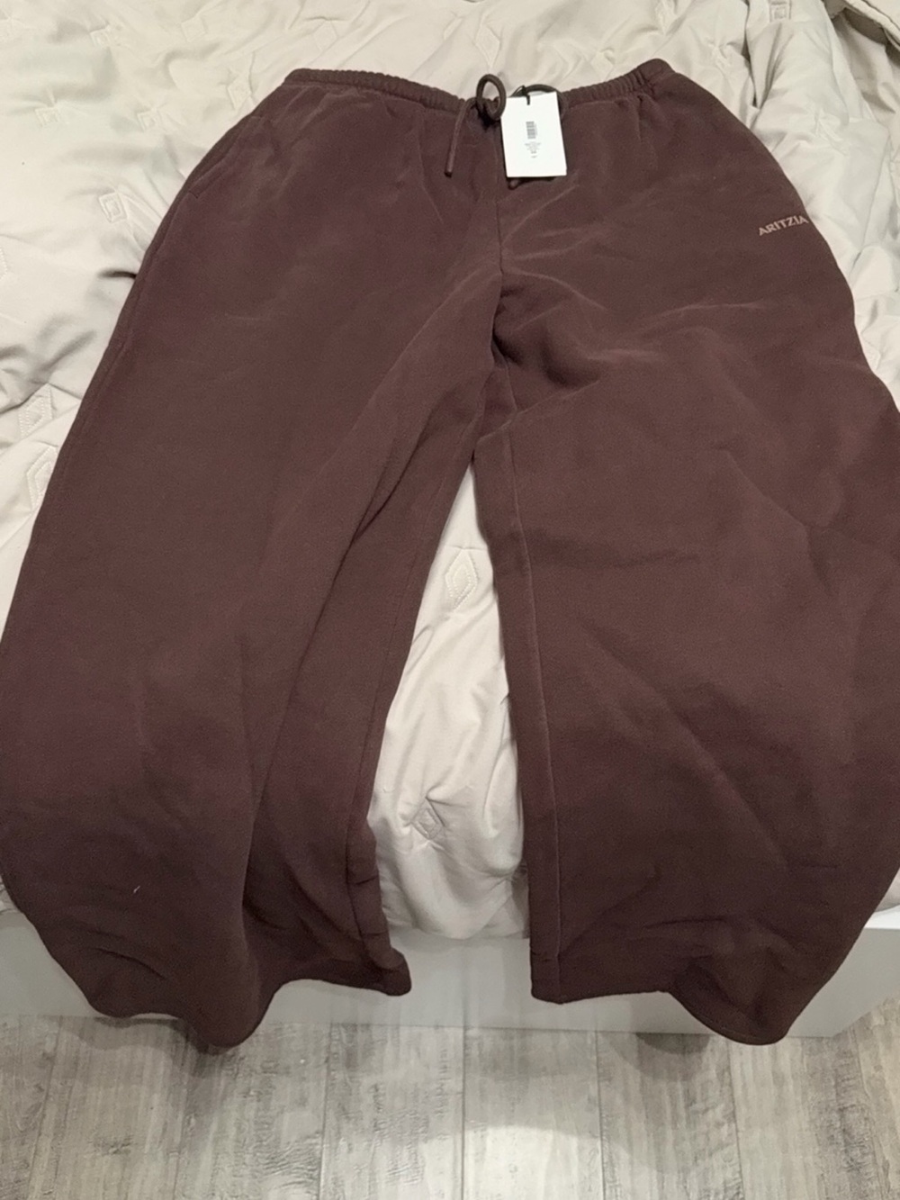 Aritzia Mega Flutter Sweatpants